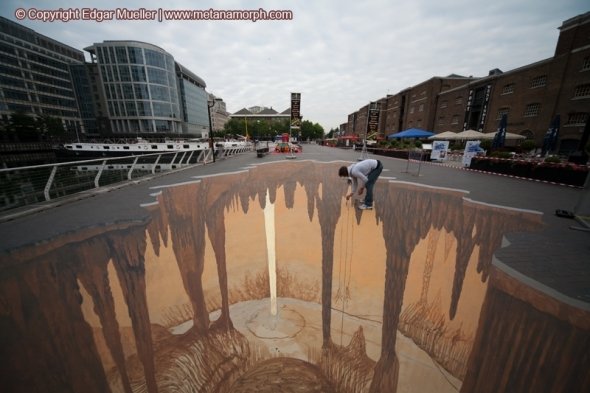 3D Street Chalk Art_Cave drawing Edgar Mueller Day 4