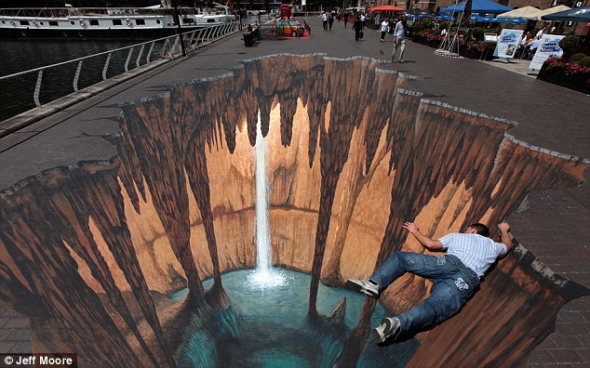 3D Street Chalk Art_Cave drawing Edgar Mueller Day final