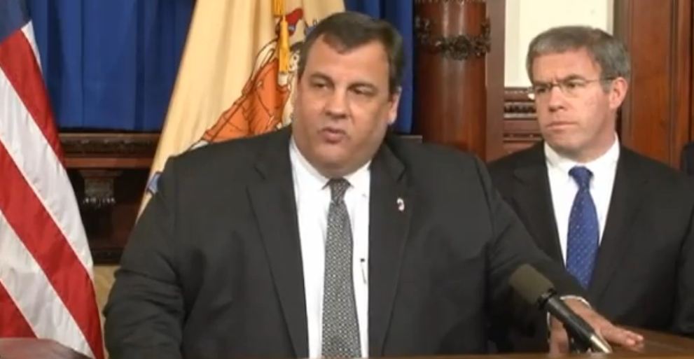 Chris Christie news conference violence and gun control