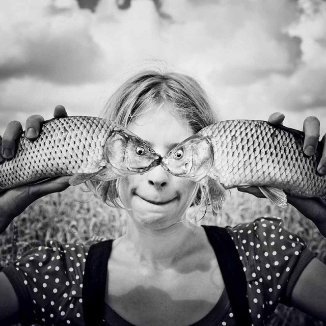 double-image-illusion-fish-heads-for-eyes