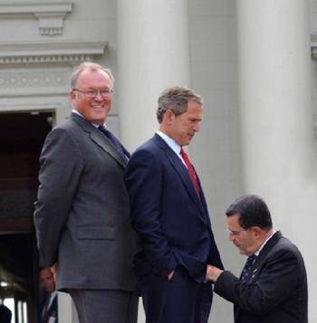 funny political photo bush-sandwich