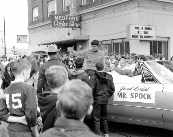 Leonard-Nimoy-meme-08