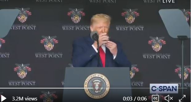 tRump having problems using his right arm –&nbsp;stroke???